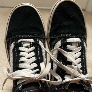 Van sneakers women’s 8, men’s 6.5. Black canvas and suede.